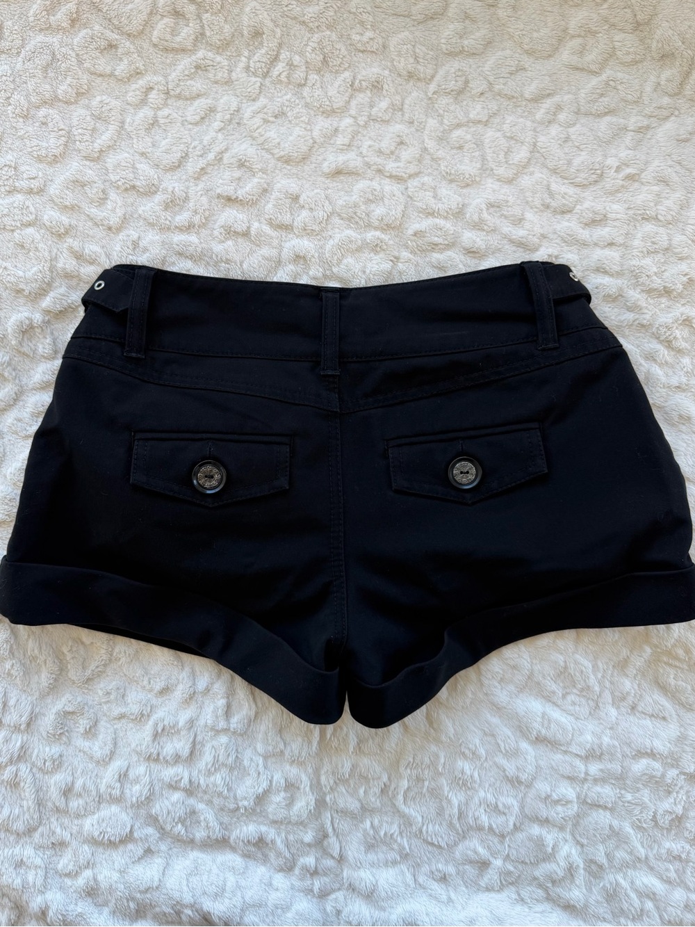 Y2K Low Rise Guess Shorts - Picture 4 of 4